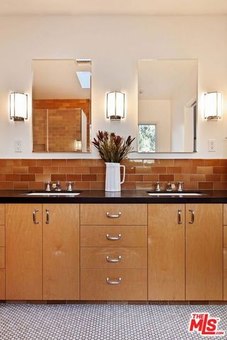 10371 Mississippi Avenue, Los Angeles, CA 90025