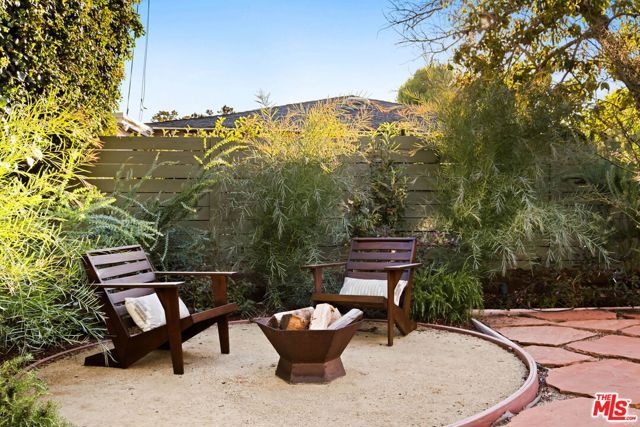 10371 Mississippi Avenue, Los Angeles, CA 90025