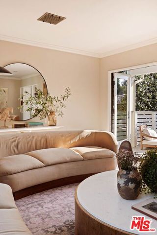10371 Mississippi Avenue, Los Angeles, CA 90025