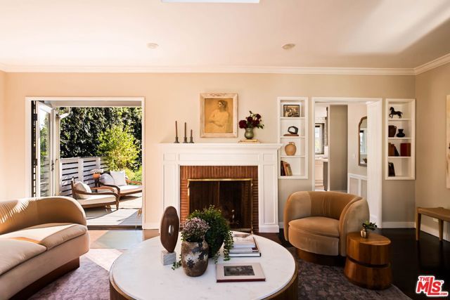10371 Mississippi Avenue, Los Angeles, CA 90025