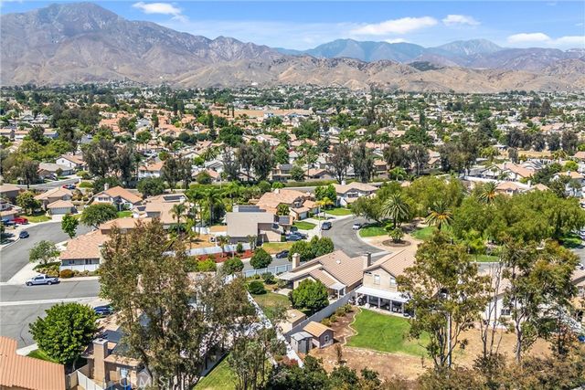 29201 Palm View, Highland, CA 92346