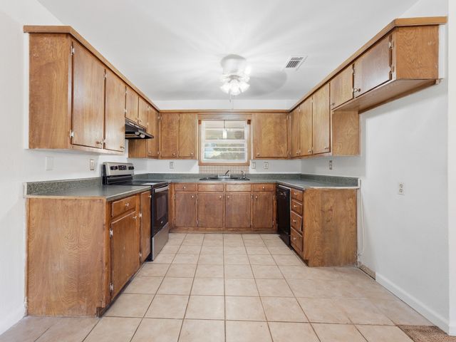 710 Parkridge Drive, Decatur, TX 76234