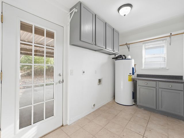 710 Parkridge Drive, Decatur, TX 76234