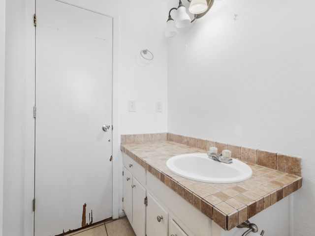 710 Parkridge Drive, Decatur, TX 76234