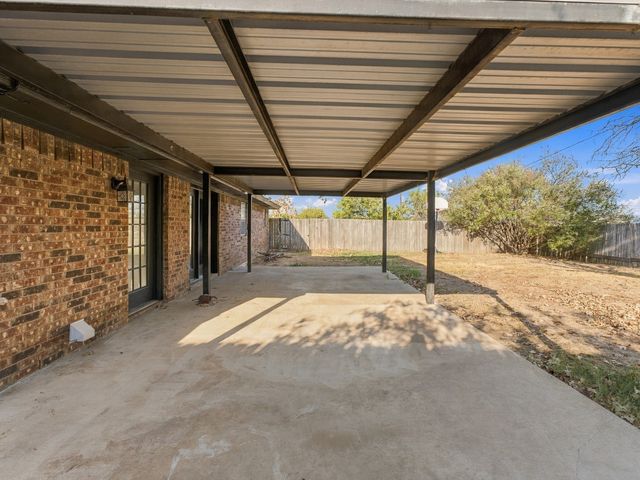 710 Parkridge Drive, Decatur, TX 76234