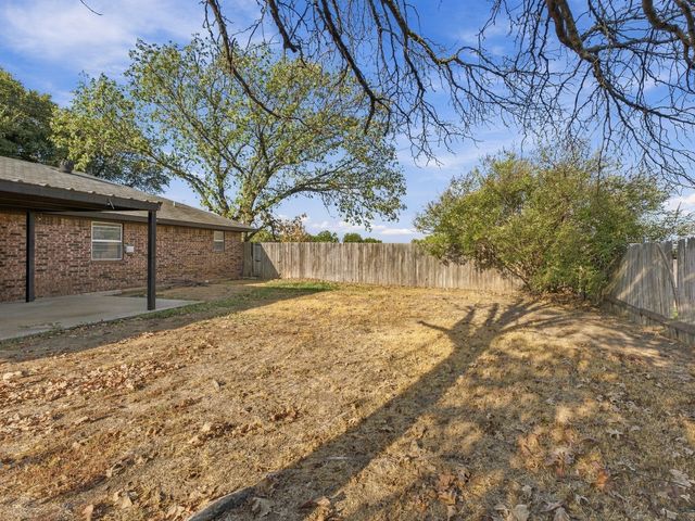 710 Parkridge Drive, Decatur, TX 76234