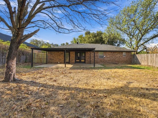 710 Parkridge Drive, Decatur, TX 76234