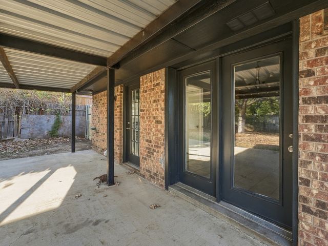 710 Parkridge Drive, Decatur, TX 76234