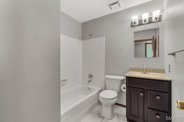 21 Sun Beam Court, St Peters, MO 63376