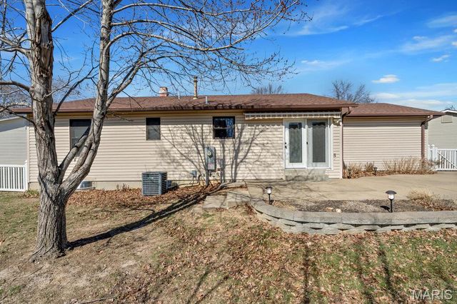 21 Sun Beam Court, St Peters, MO 63376