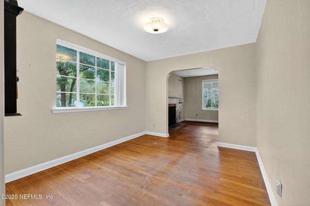 1737 PLAINFIELD Avenue, Orange Park, FL 32073