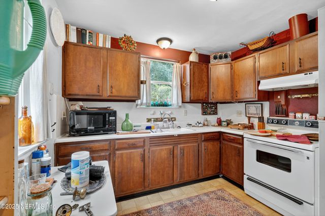 1737 PLAINFIELD Avenue, Orange Park, FL 32073