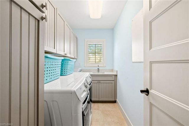 1234 Middle Gulf DR, Sanibel, FL 33957