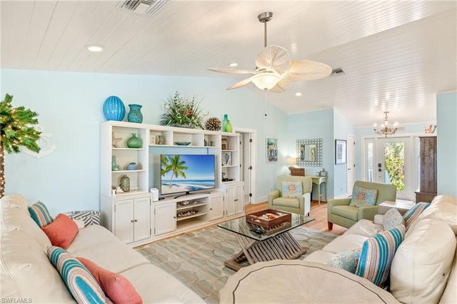 1234 Middle Gulf DR, Sanibel, FL 33957