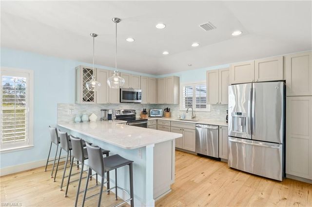1234 Middle Gulf DR, Sanibel, FL 33957