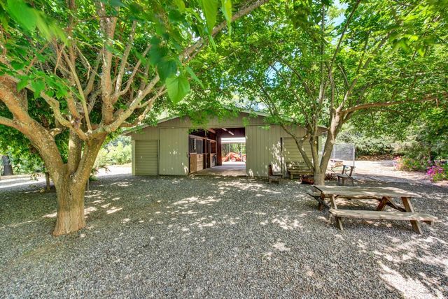 6869 Steiger Hill Rd, Vacaville, CA 95688
