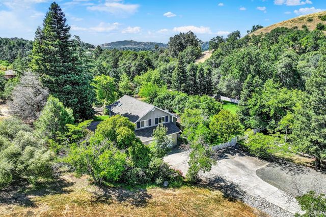 6869 Steiger Hill Rd, Vacaville, CA 95688