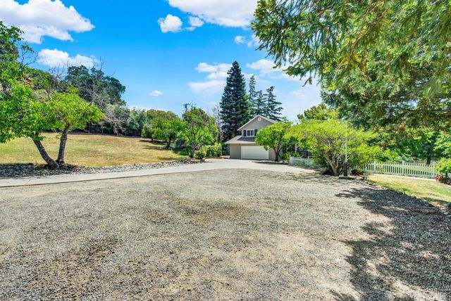 6869 Steiger Hill Rd, Vacaville, CA 95688