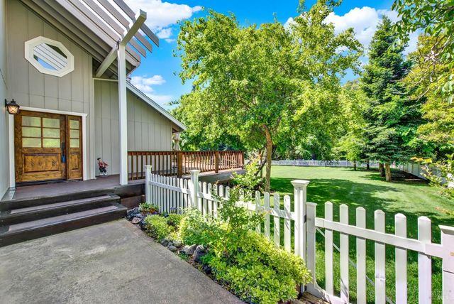 6869 Steiger Hill Rd, Vacaville, CA 95688