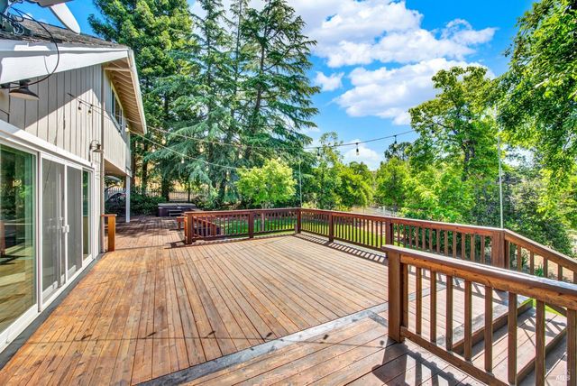 6869 Steiger Hill Rd, Vacaville, CA 95688