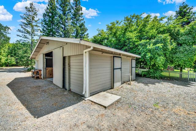 6869 Steiger Hill Rd, Vacaville, CA 95688
