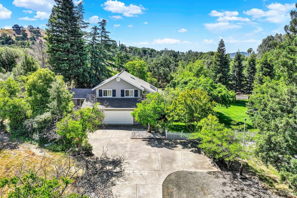 6869 Steiger Hill Rd, Vacaville, CA 95688