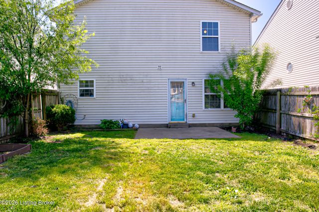 6413 Cottagemeadow Dr, Louisville, KY 40218