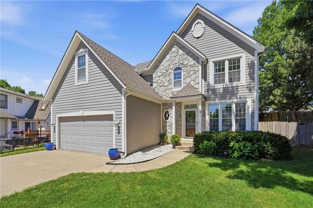 11824 W 112TH Terrace, Overland Park, KS 66210