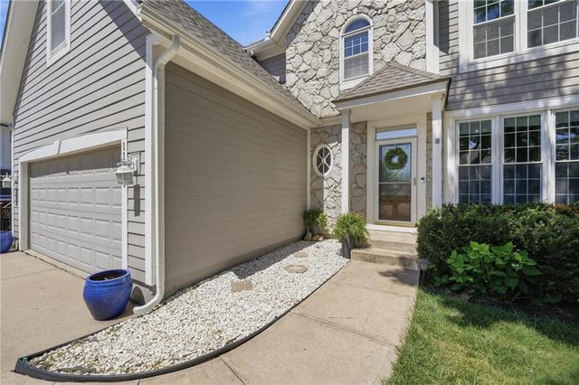 11824 W 112TH Terrace, Overland Park, KS 66210