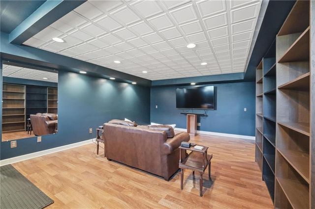 11824 W 112TH Terrace, Overland Park, KS 66210