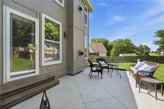 11824 W 112TH Terrace, Overland Park, KS 66210