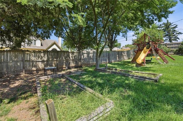 11824 W 112TH Terrace, Overland Park, KS 66210