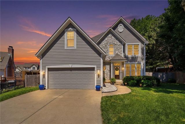 11824 W 112TH Terrace, Overland Park, KS 66210