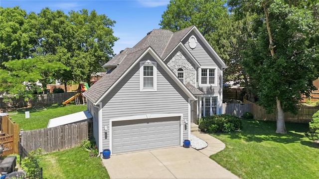 11824 W 112TH Terrace, Overland Park, KS 66210