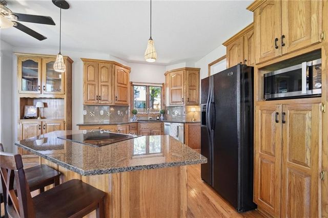11824 W 112TH Terrace, Overland Park, KS 66210
