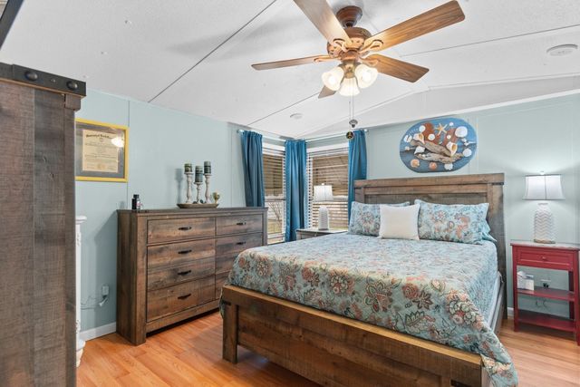 1517 Norris Ave., North Myrtle Beach, SC 29582