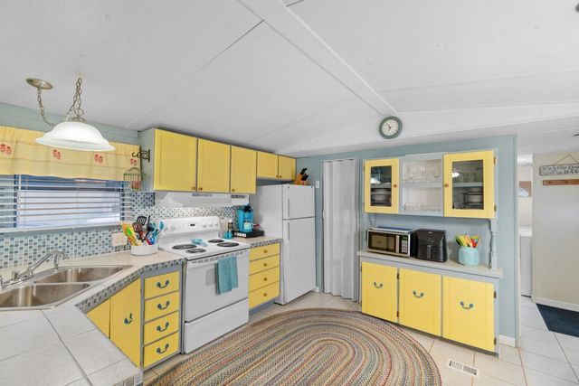 1517 Norris Ave., North Myrtle Beach, SC 29582