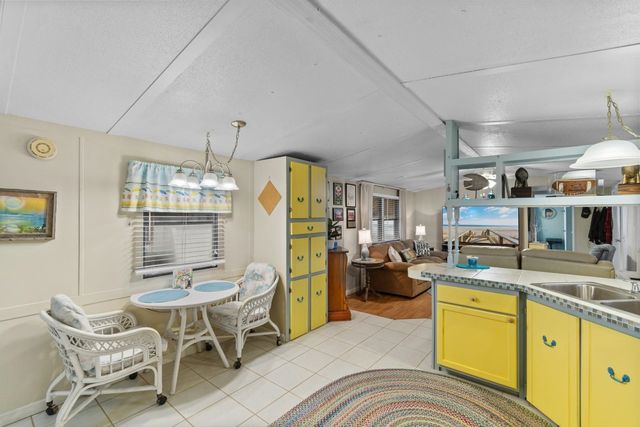 1517 Norris Ave., North Myrtle Beach, SC 29582