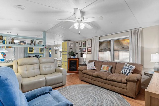 1517 Norris Ave., North Myrtle Beach, SC 29582