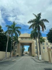 7400 W 20th Avenue 111, Hialeah, FL 33016