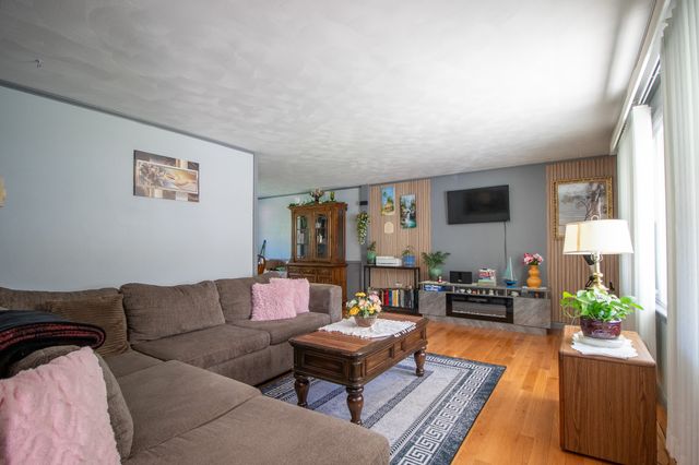 611 RONDEAU Drive, Erie, PA 16505