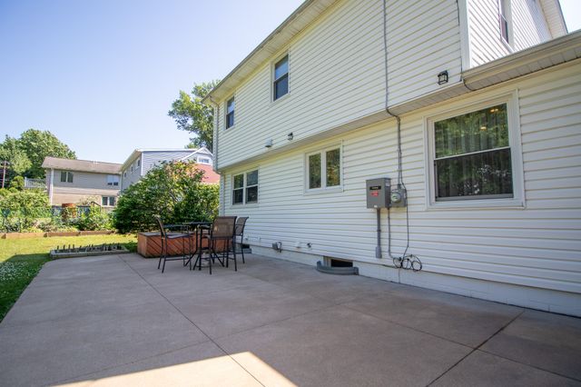 611 RONDEAU Drive, Erie, PA 16505