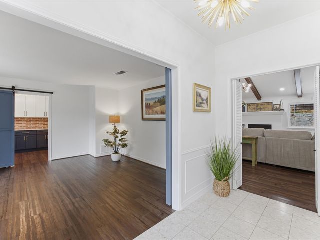 4505 Woodland Park Boulevard, Arlington, TX 76013