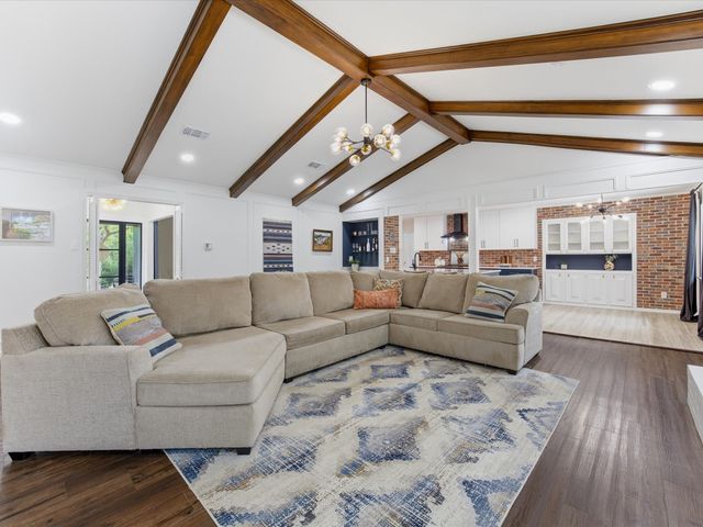 4505 Woodland Park Boulevard, Arlington, TX 76013