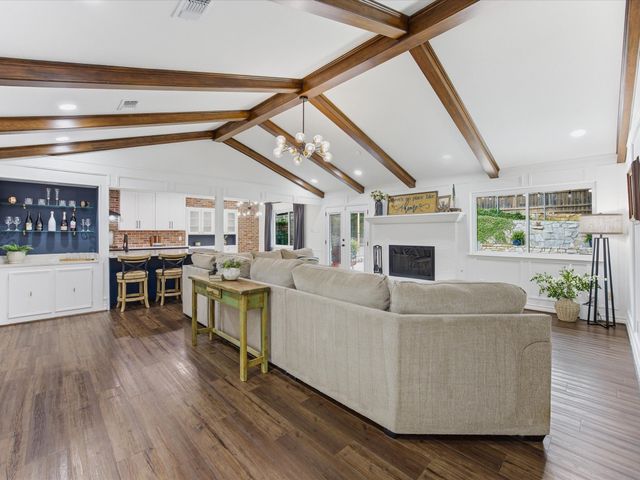 4505 Woodland Park Boulevard, Arlington, TX 76013