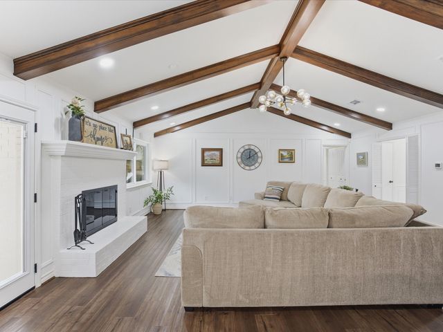 4505 Woodland Park Boulevard, Arlington, TX 76013