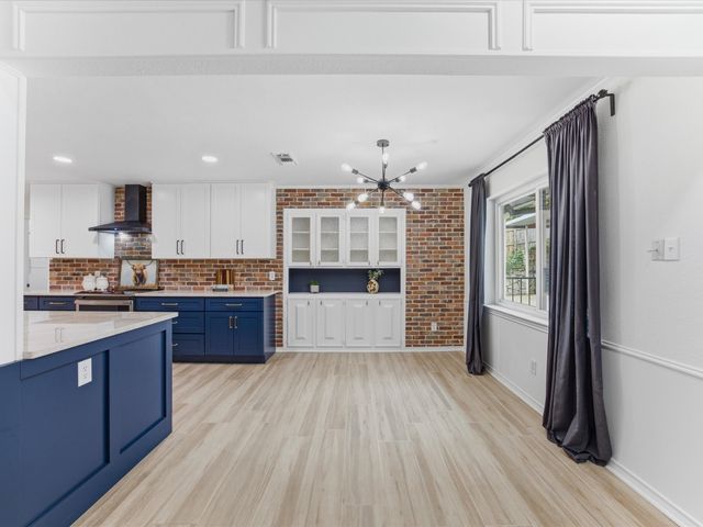 4505 Woodland Park Boulevard, Arlington, TX 76013