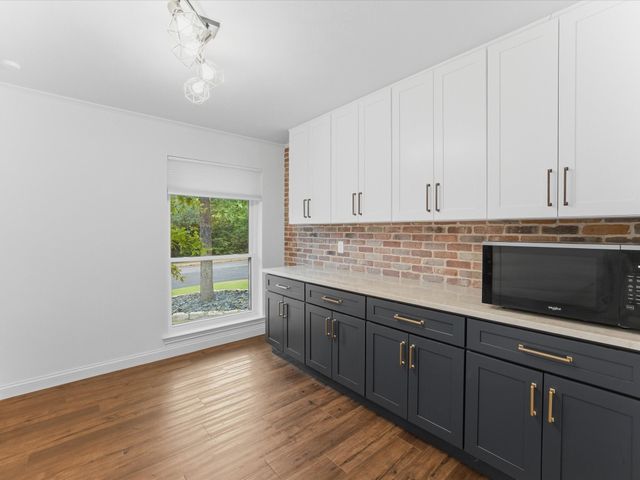 4505 Woodland Park Boulevard, Arlington, TX 76013