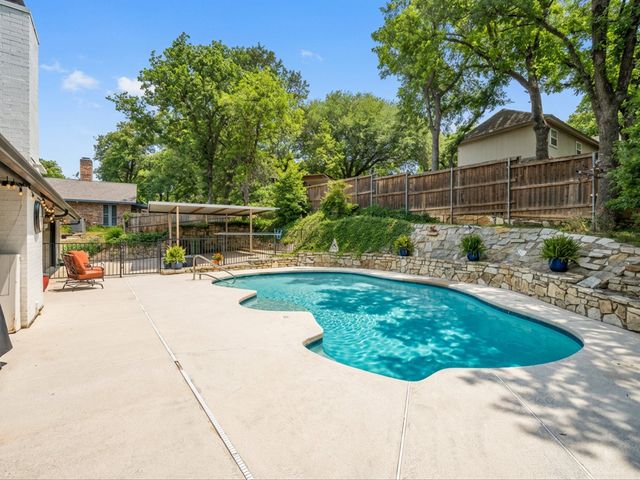 4505 Woodland Park Boulevard, Arlington, TX 76013