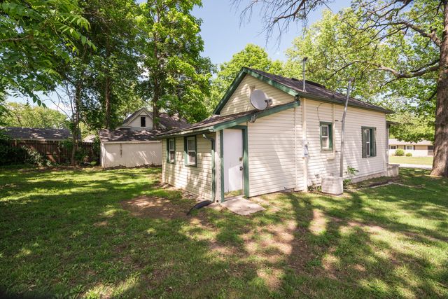 2103 N Jefferson Avenue, Springfield, MO 65803